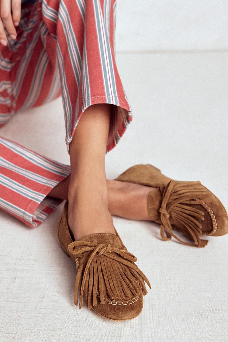 Nell | Camel Fringed Round-Toe Moccasins