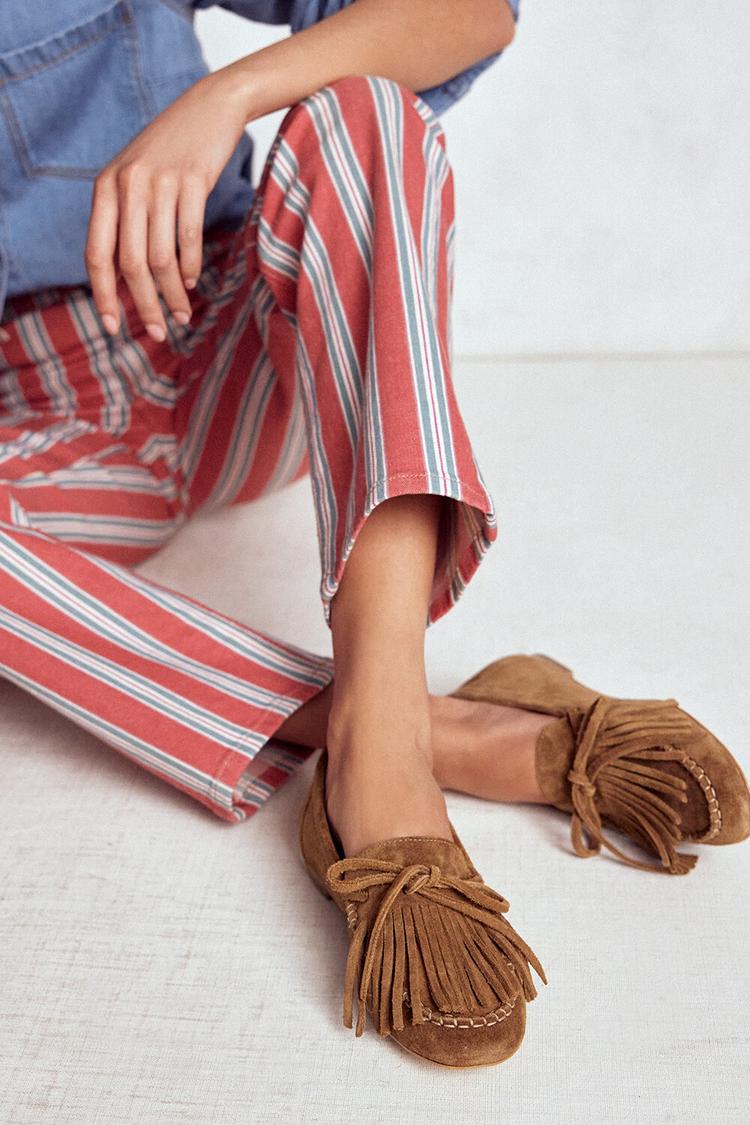Nell | Camel Fringed Round-Toe Moccasins