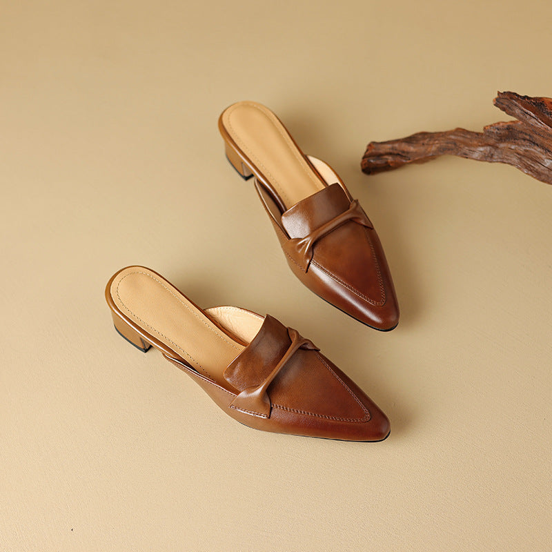 Johanna | Pointed-Toe Leather Mules with a Classic Design