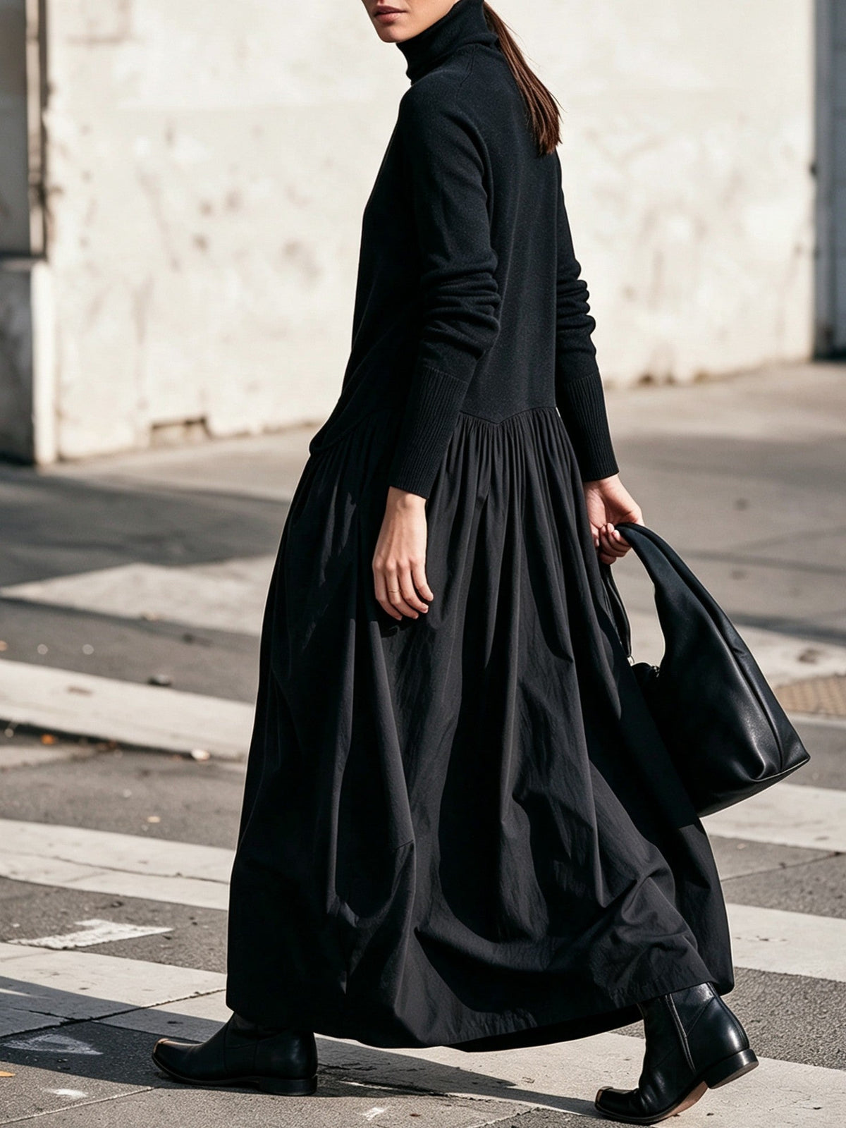 Odette | Abito Maxi Nero Oversize con Collo Alto