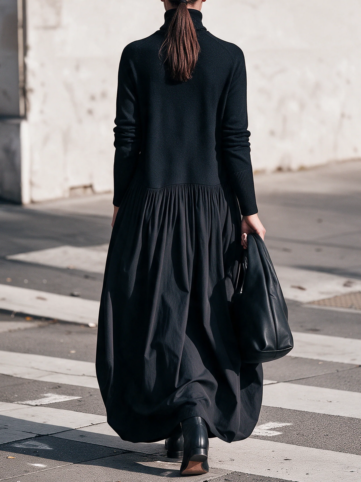 Odette | Abito Maxi Nero Oversize con Collo Alto