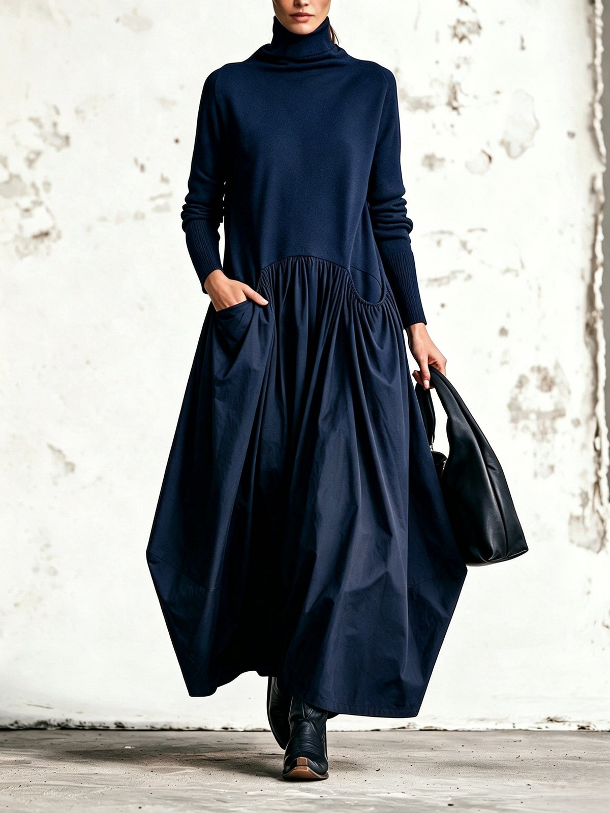 Odette | Abito Maxi Nero Oversize con Collo Alto