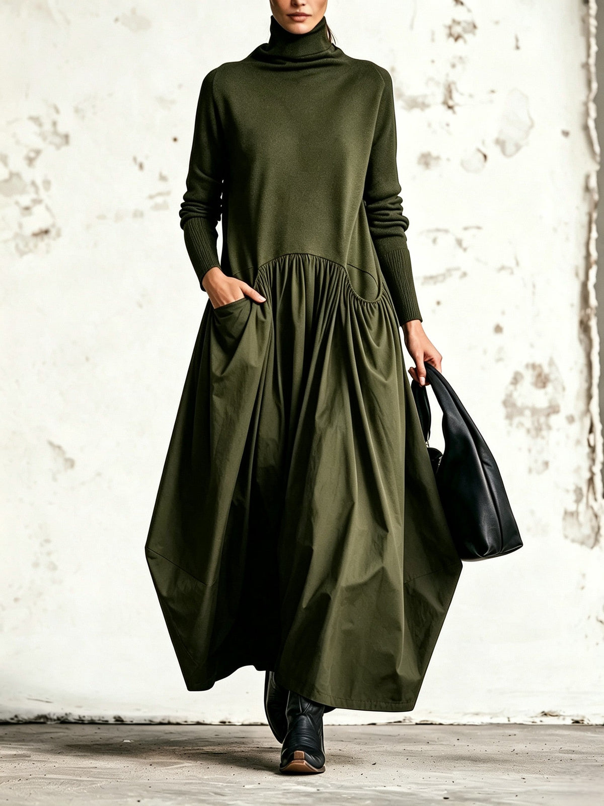 Odette | Abito Maxi Nero Oversize con Collo Alto